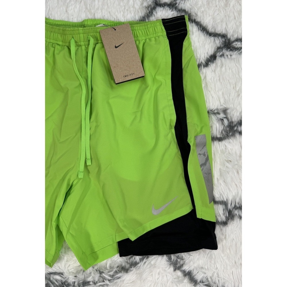 NIKE Dri-Fit Run Division Stride 8" Shorts Green Men's Sz M *NEW* DX0841-313 $75 - Picture 4 of 10